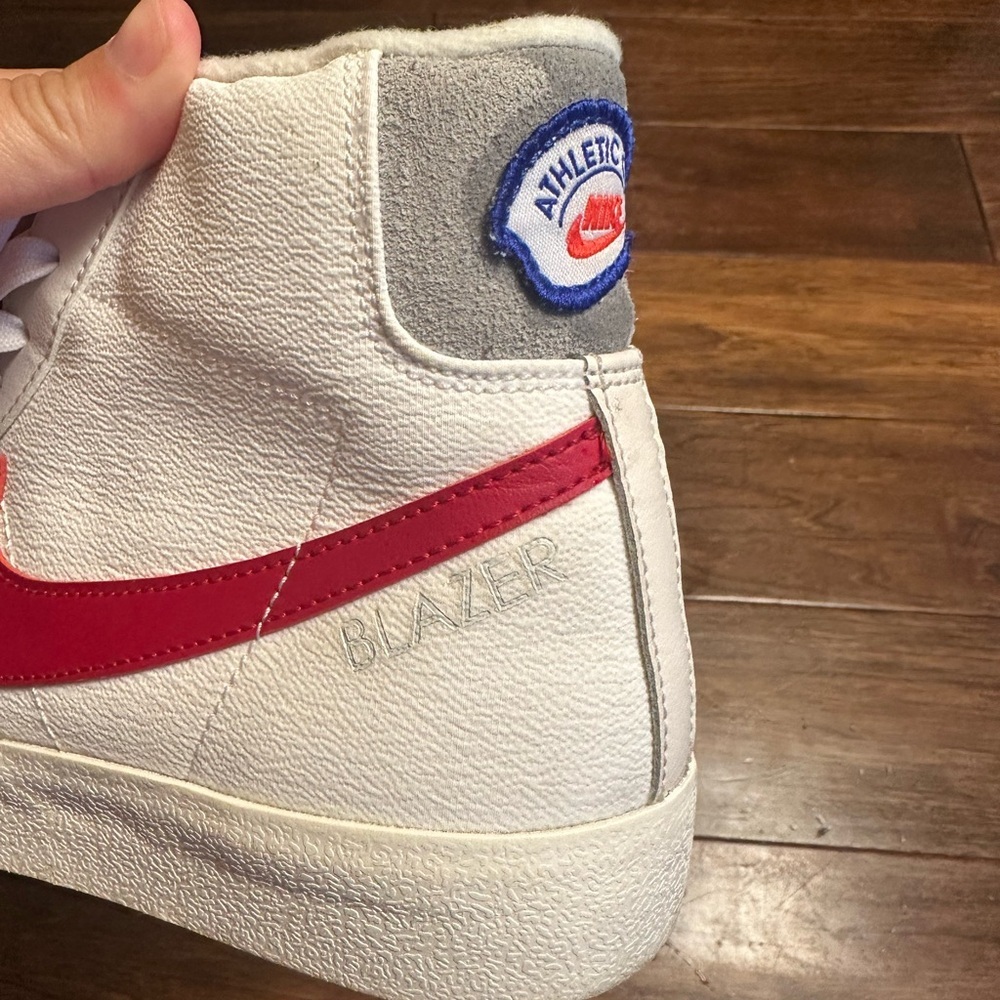 Nike Blazer Mid '77 SE (GS) Big Kids' Shoes White-Gym Red-Grey DH9700-100 Sz 7Y - Picture 8 of 9